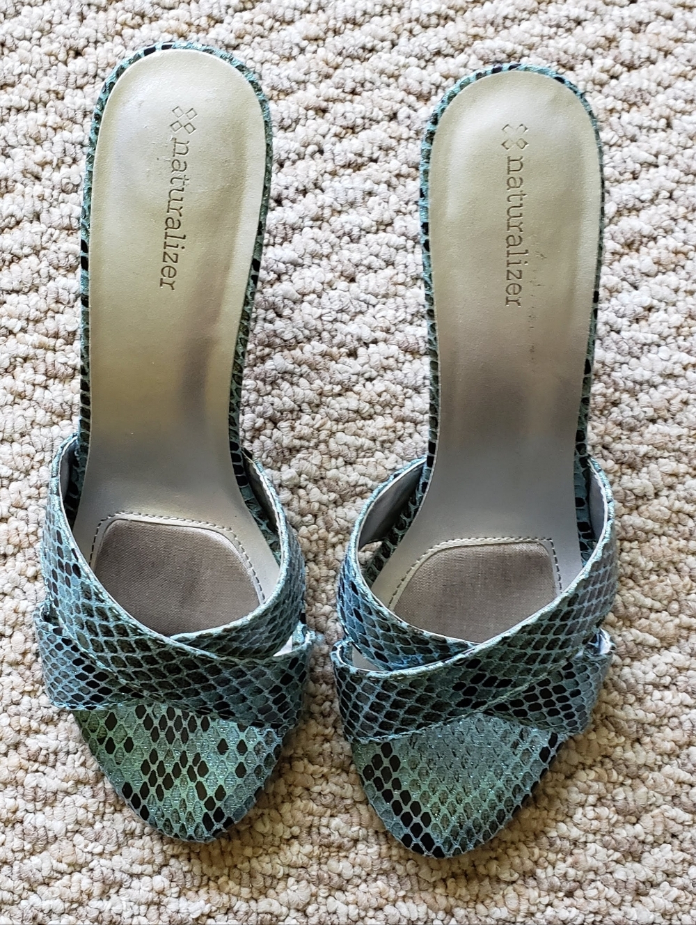 Naturalizer Women's Blue shining Slip-On Sandals Size 6.5